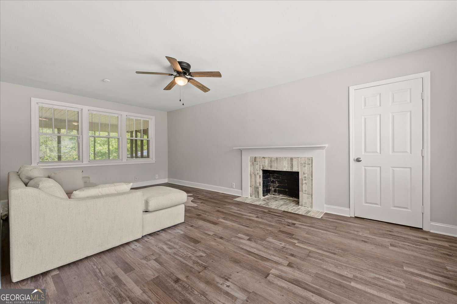 3021 Storey Drive Property Photo 2