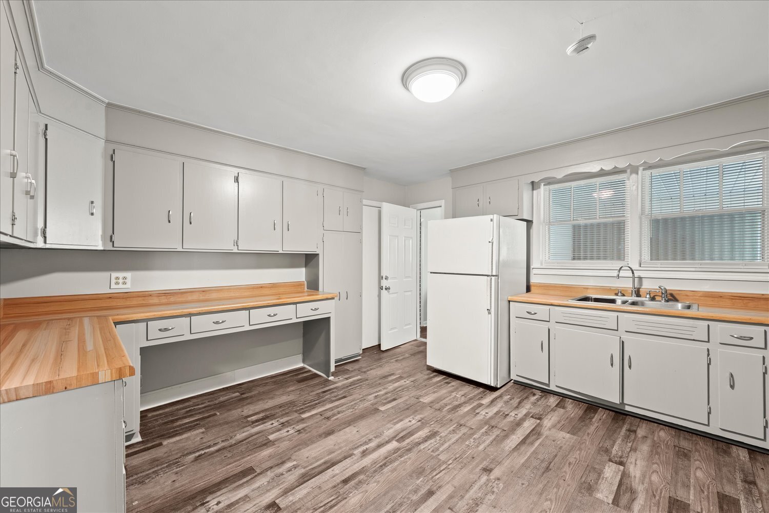 3021 Storey Drive Property Photo 5