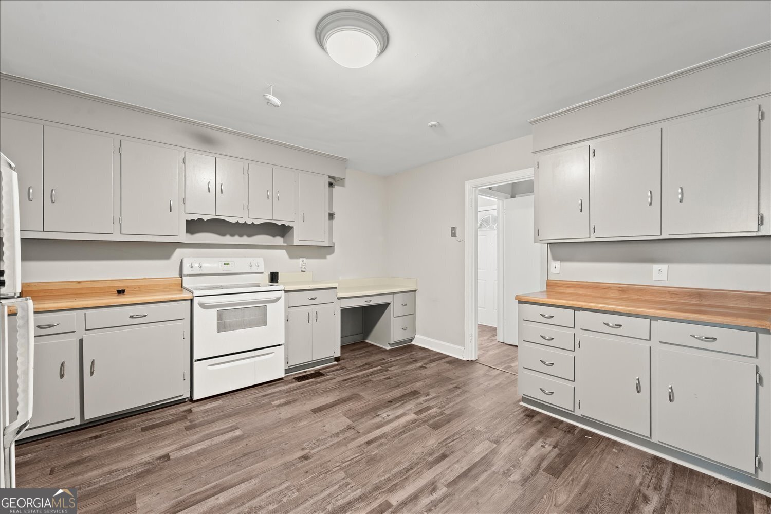 3021 Storey Drive Property Photo 6