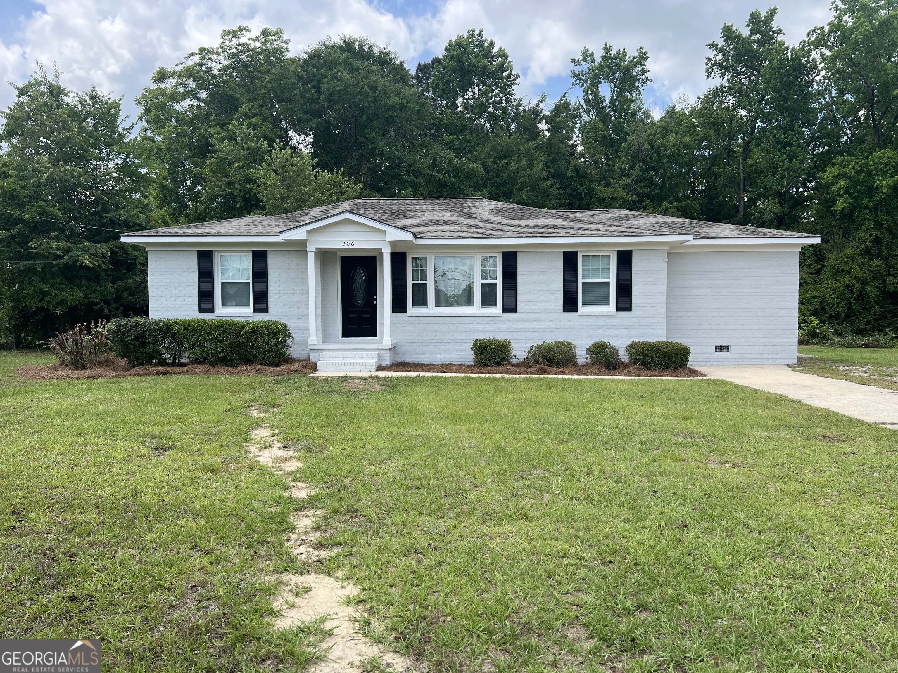 206 Country Club Road Property Photo 1