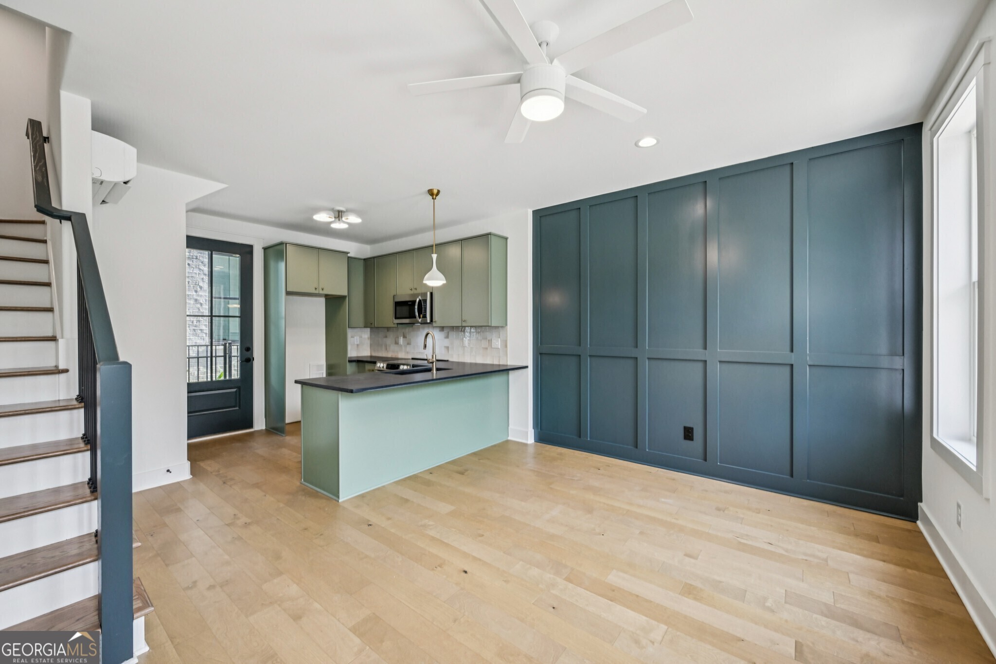 1160 Boulevard Se # 3 Property Photo 3