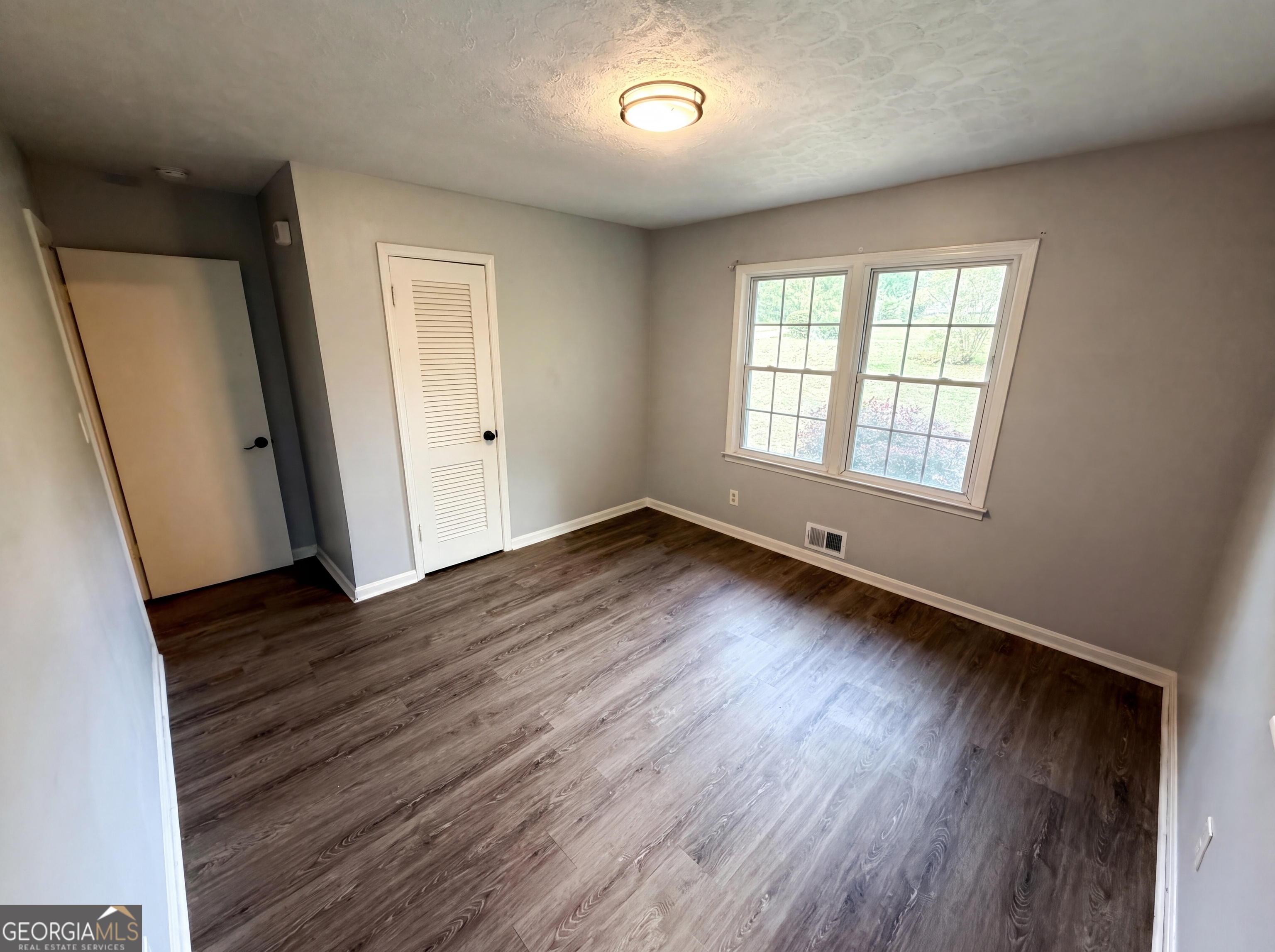 190 Stroud Drive Se Property Photo 4