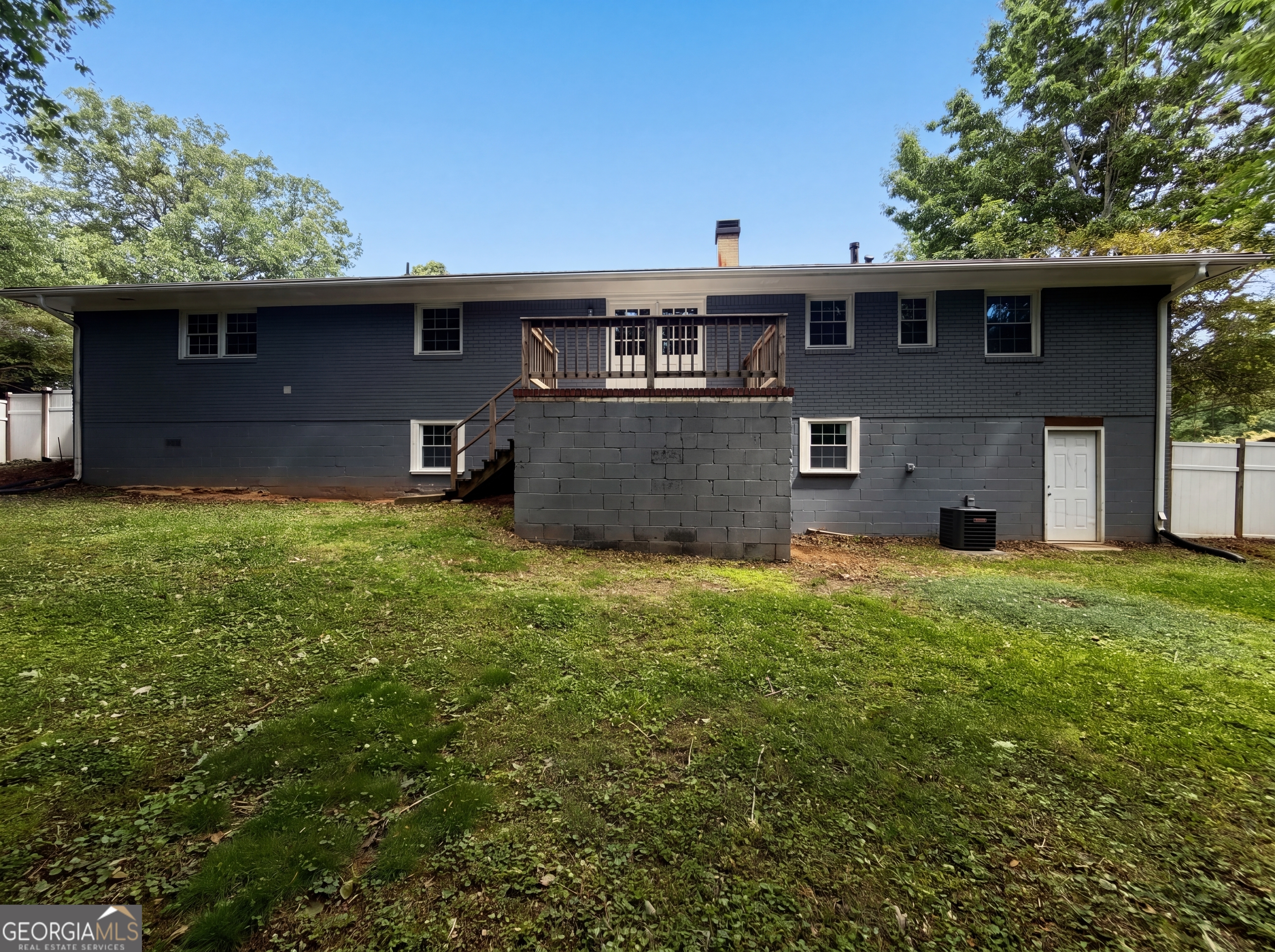 190 Stroud Drive Se Property Photo 5