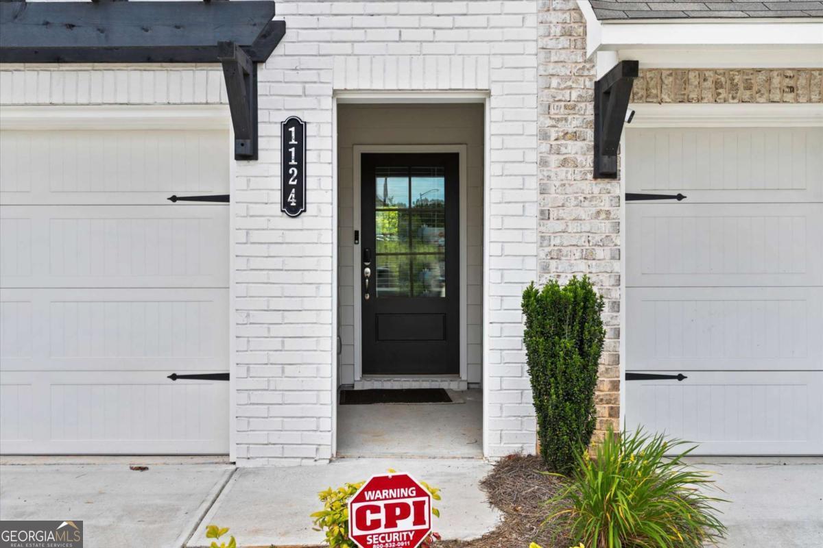 1124 Mornington Way Property Photo 4
