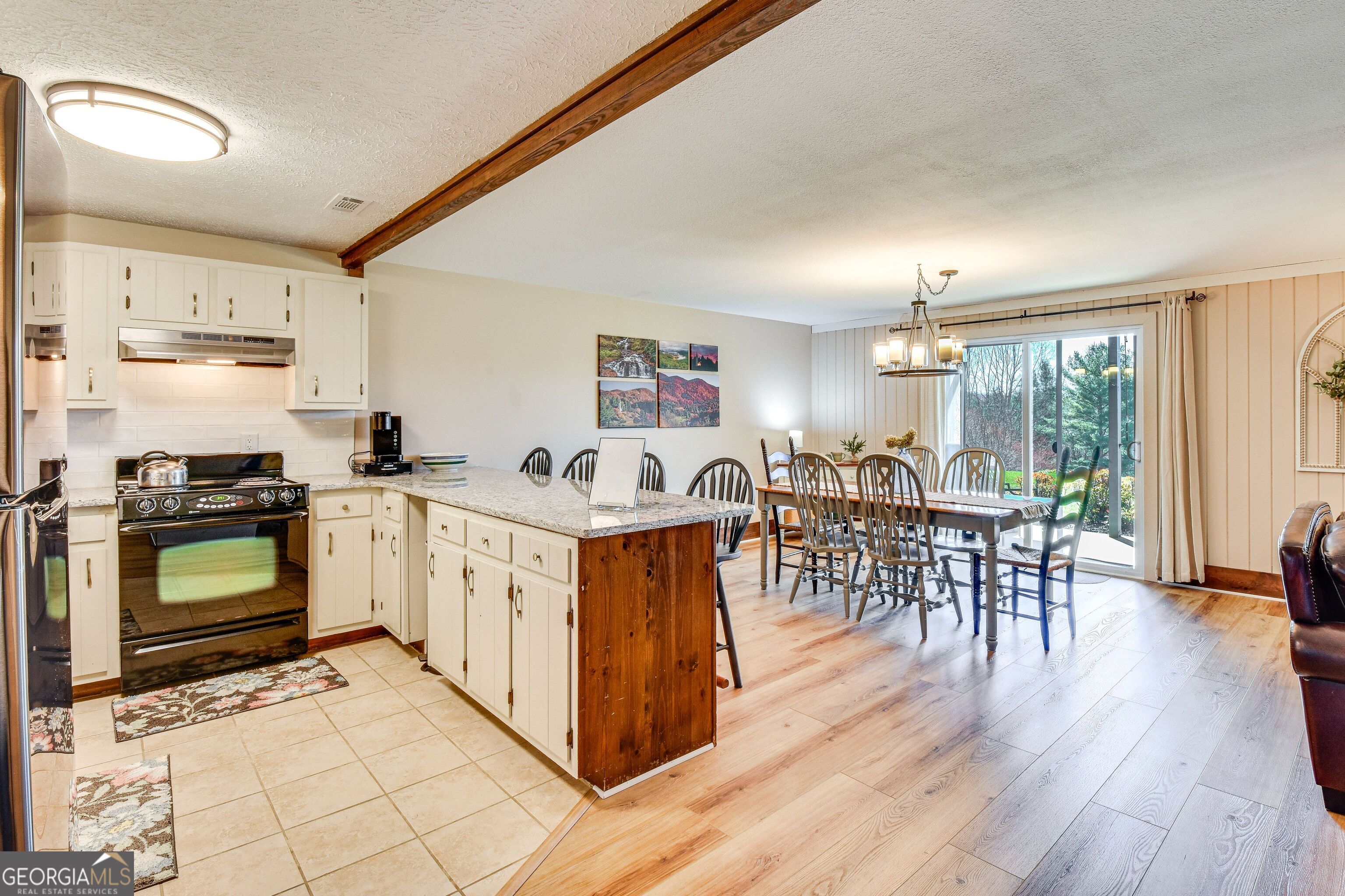 115 Broadmoor Lane Property Photo 4