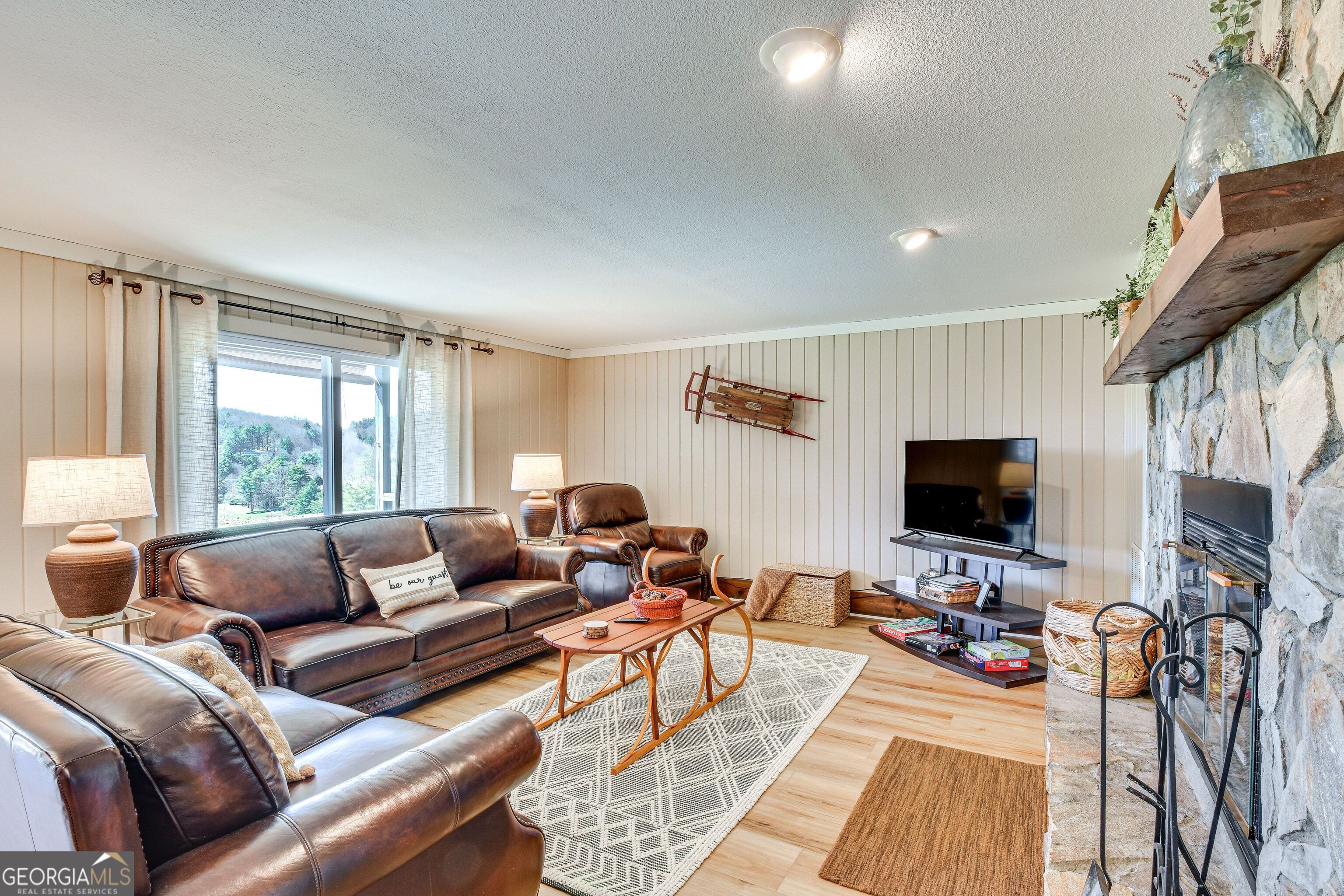 115 Broadmoor Lane Property Photo 7