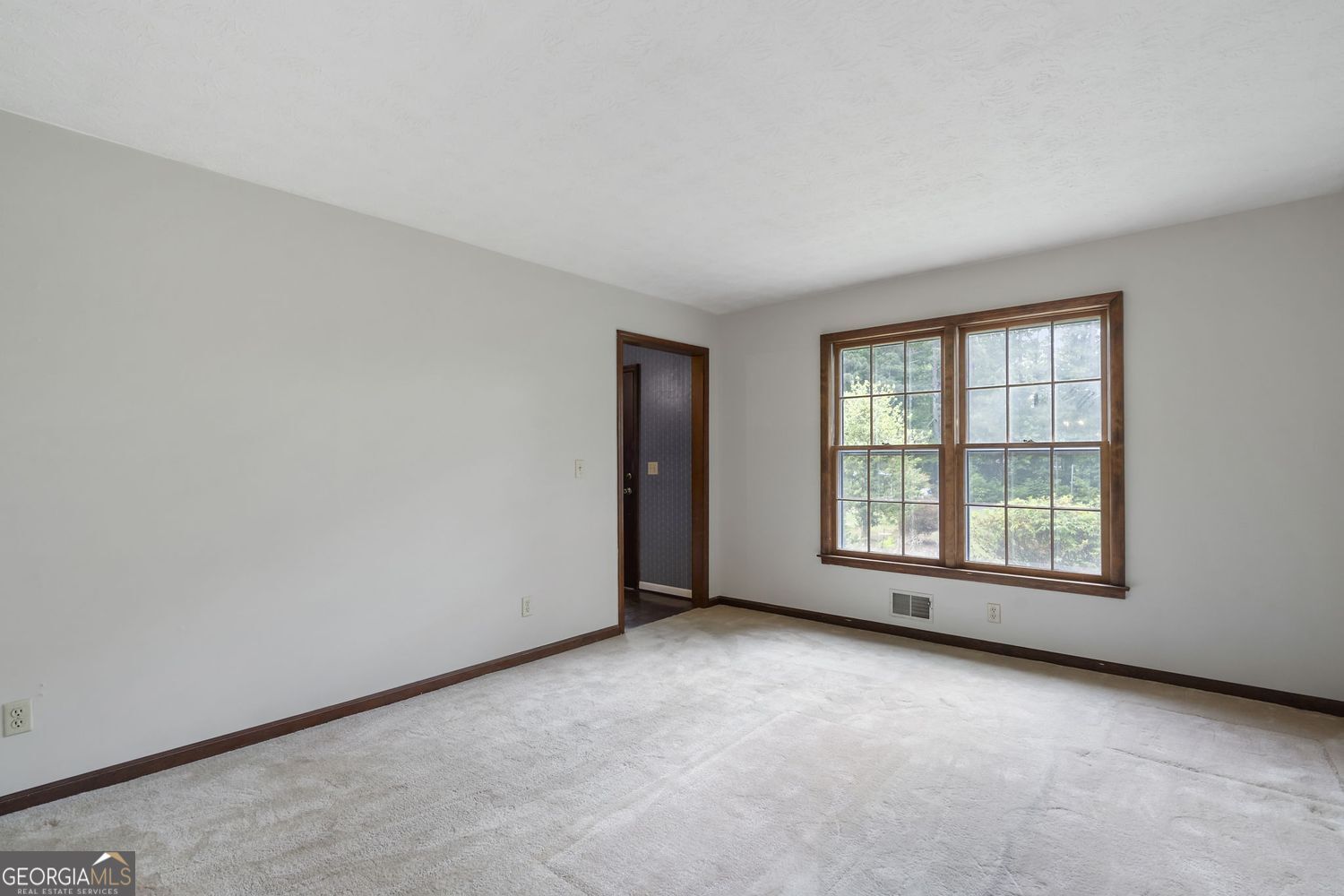 4200 Glenn Street Property Photo 10