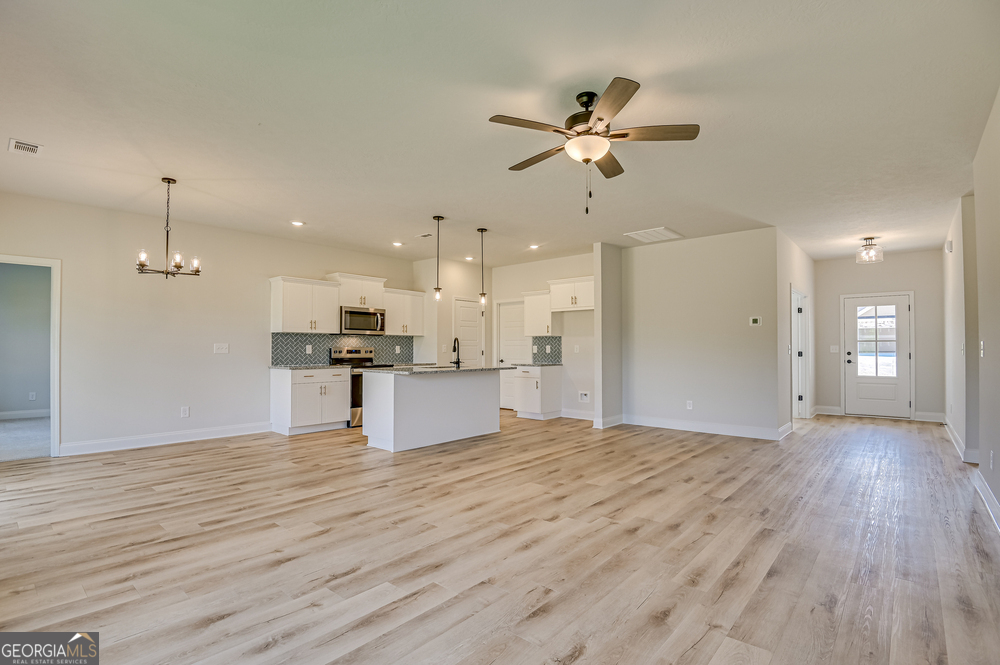 205 Palmetto Loop Property Photo 7