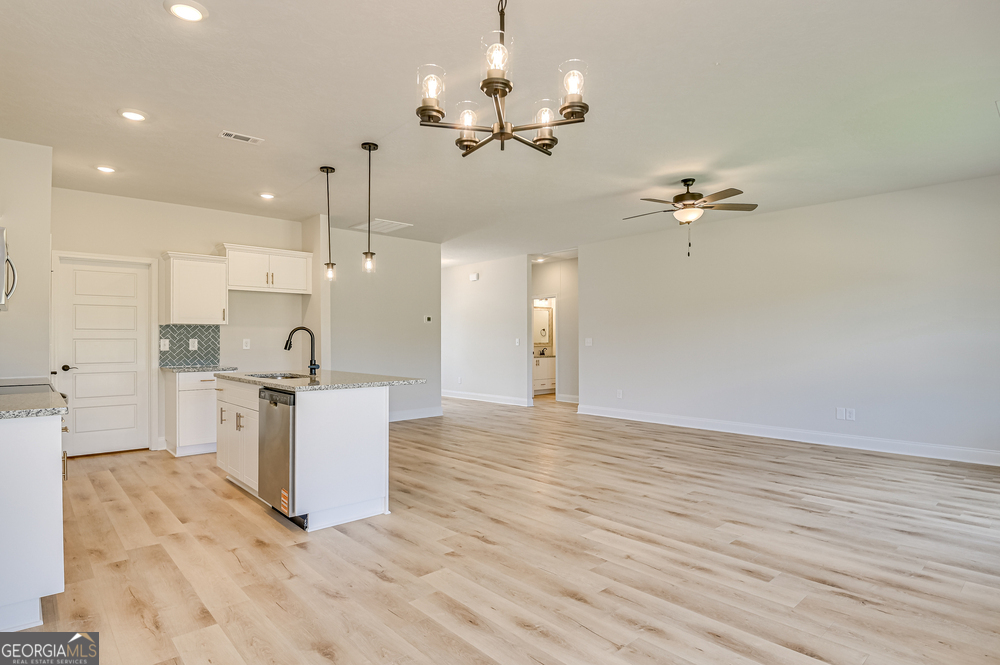 205 Palmetto Loop Property Photo 10