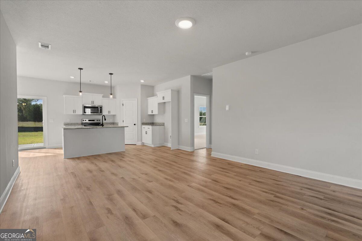 209 Palmetto Loop Property Photo 7