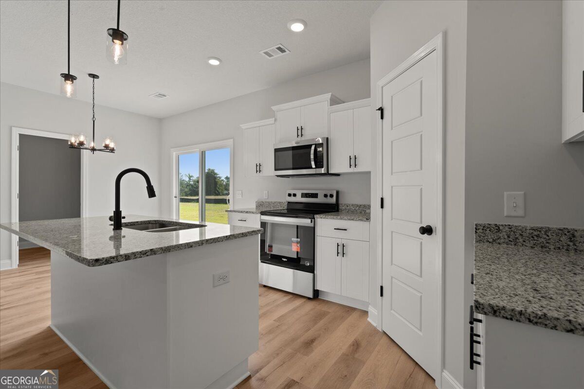 209 Palmetto Loop Property Photo 11