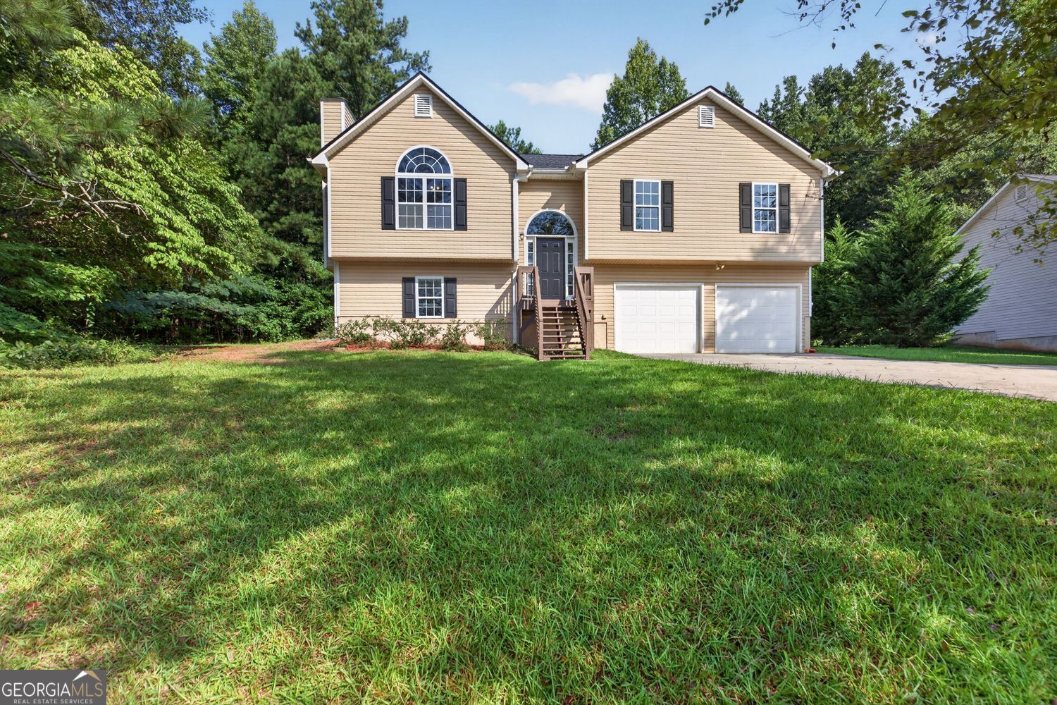 195 River Oak Court Property Photo 1