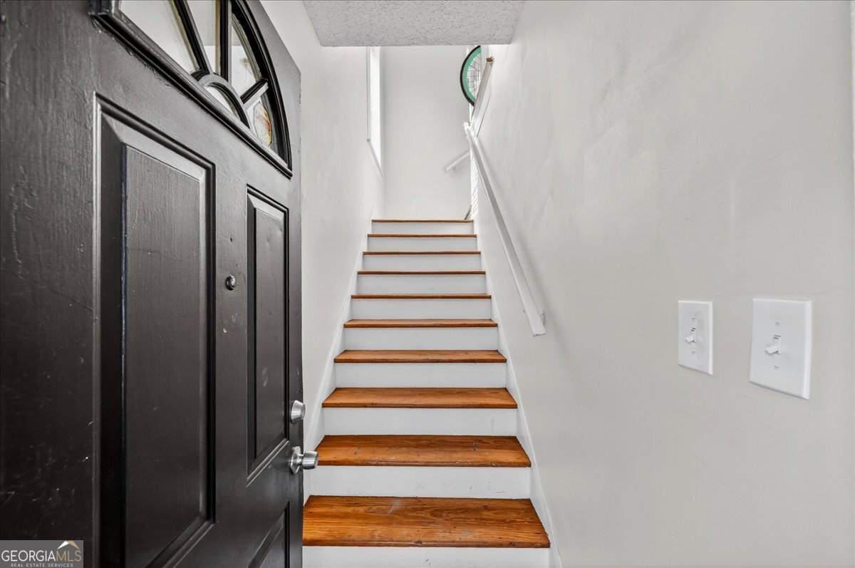 515 E Duffy Street Property Photo 23