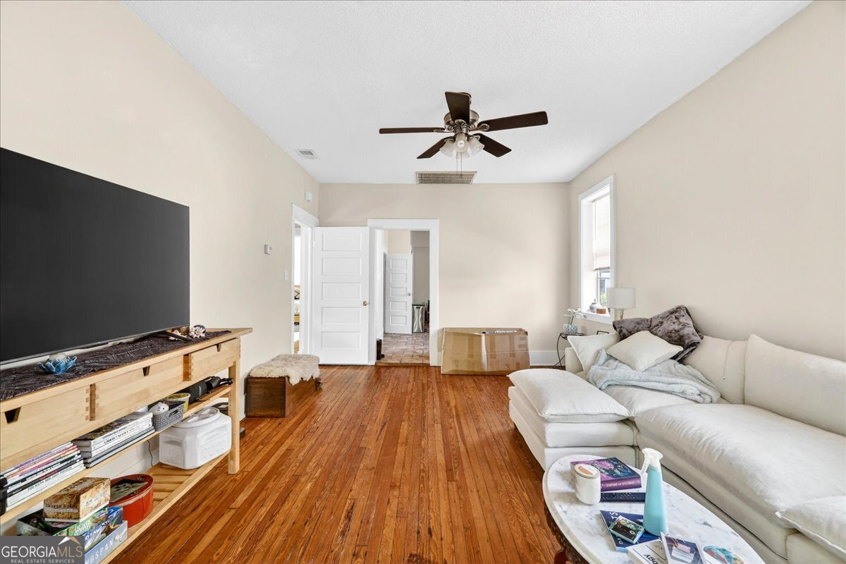 515 E Duffy Street Property Photo 32