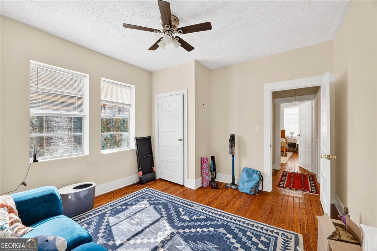 515 E Duffy Street Property Photo 44