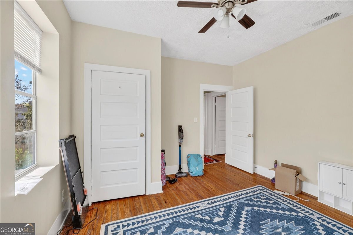 515 E Duffy Street Property Photo 45