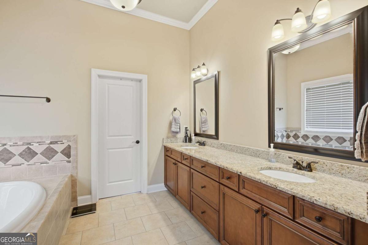 1884 Granite Hill Court Property Photo 20
