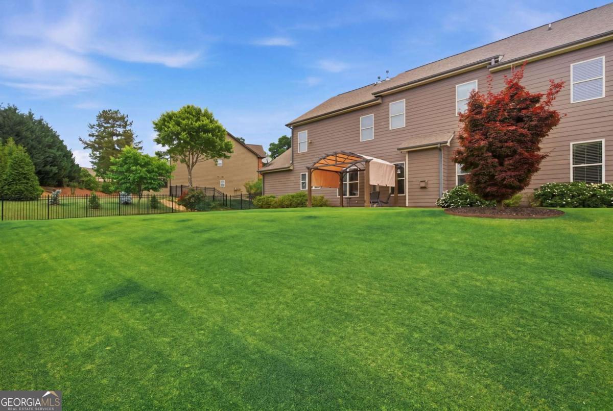 1884 Granite Hill Court Property Photo 32