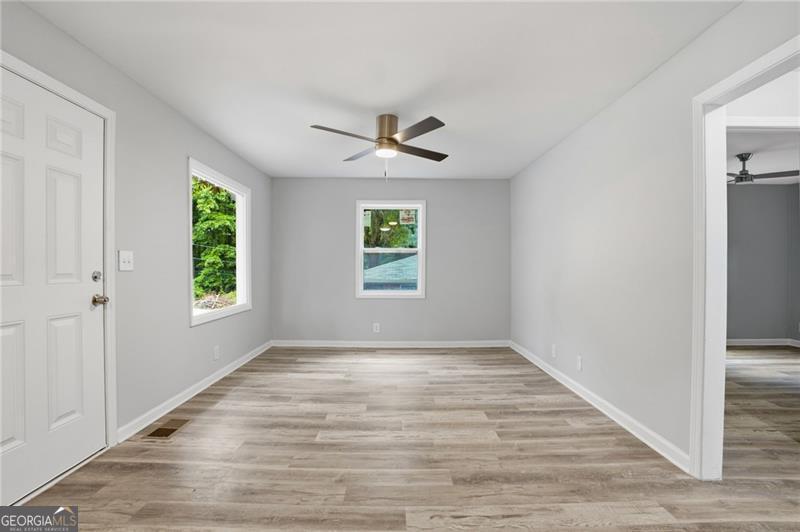 5160 Ellen Street Property Photo 5