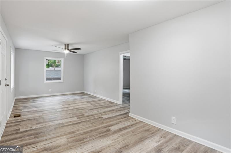 5160 Ellen Street Property Photo 10