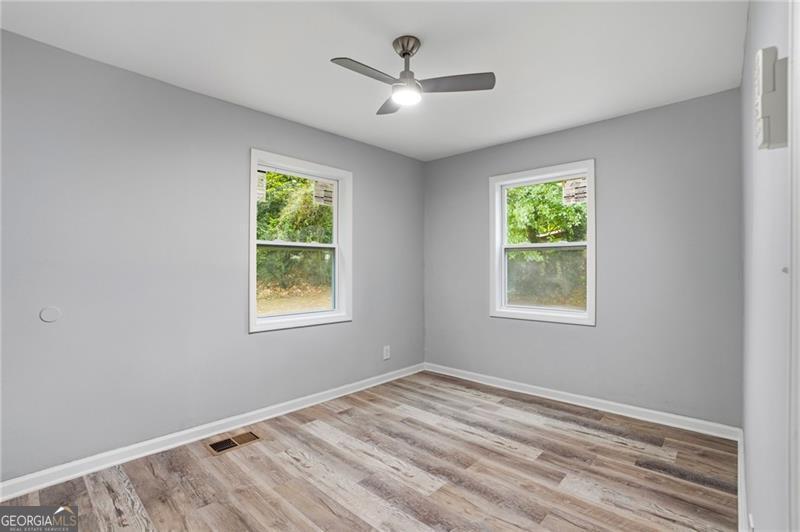 5160 Ellen Street Property Photo 20