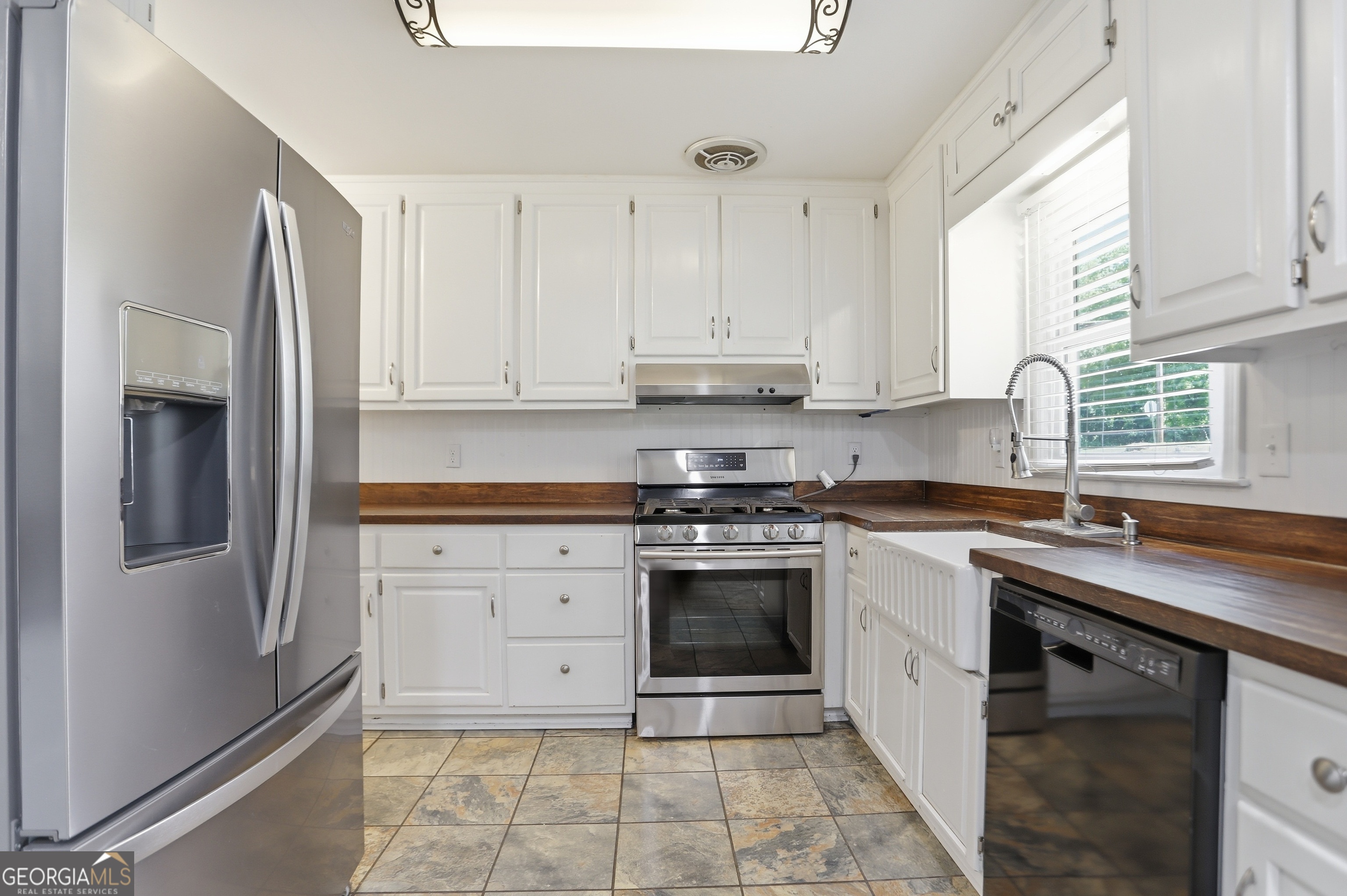 418 Church Street Property Photo 8