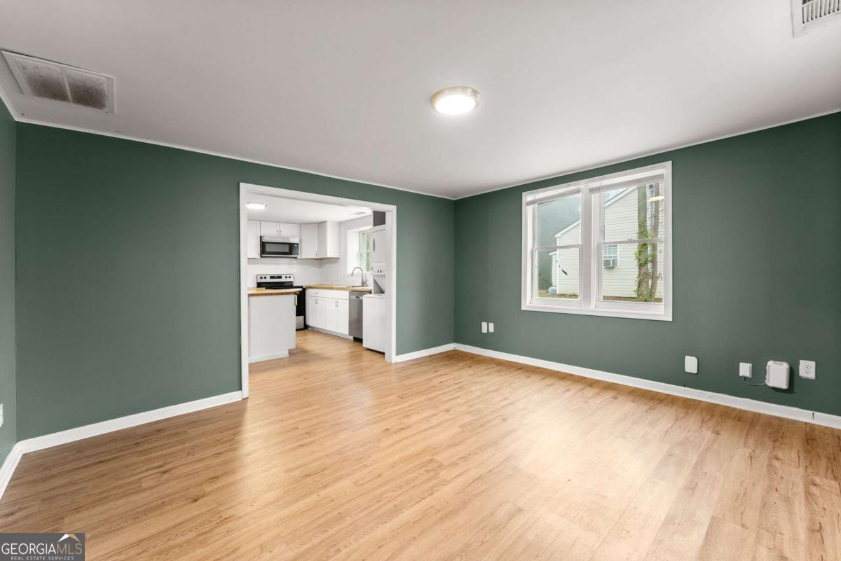212 Walker Drive Property Photo 4