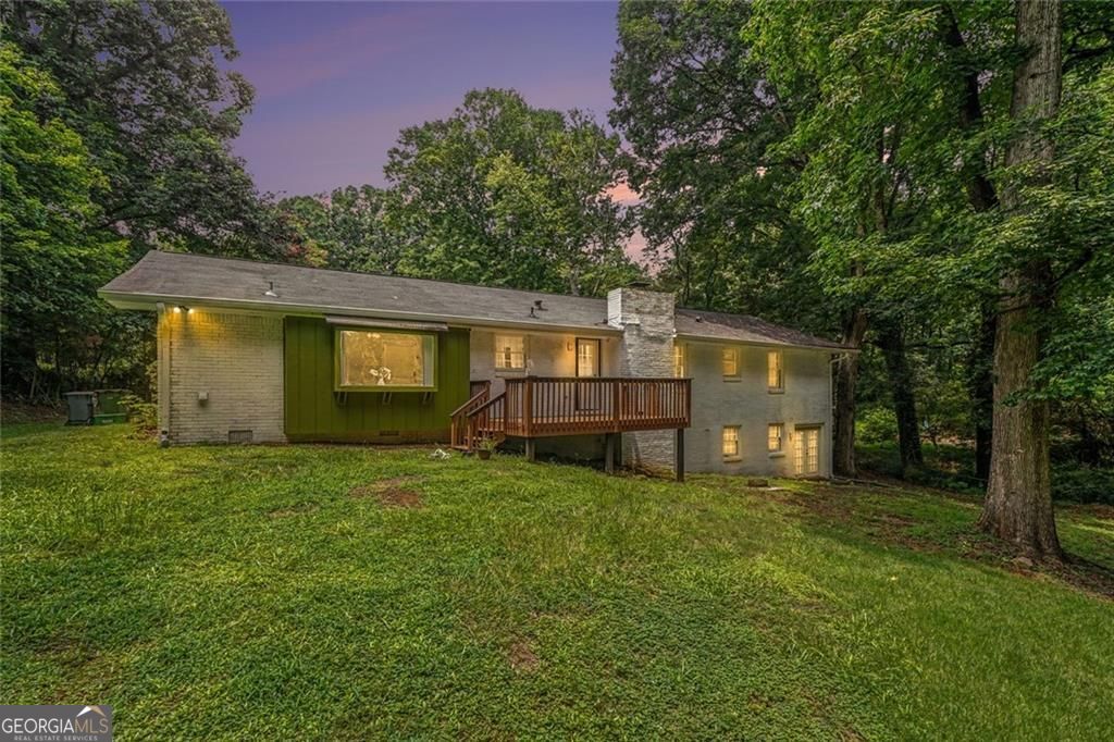 2826 Manor Court Property Photo 4