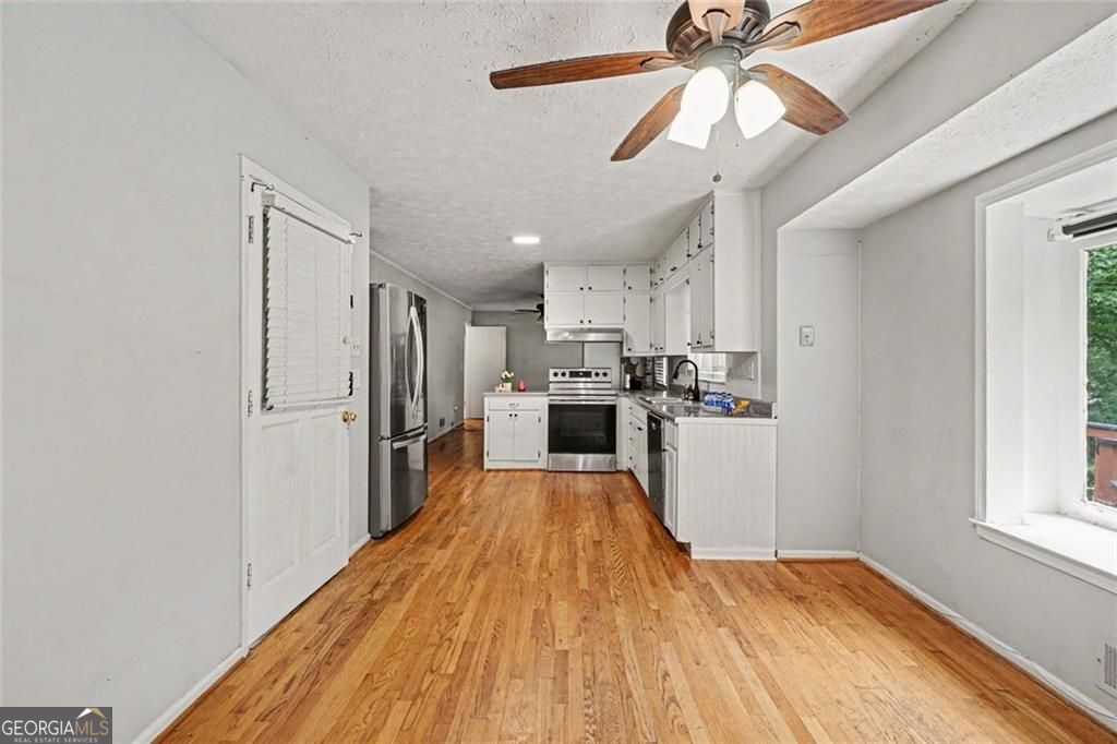 2826 Manor Court Property Photo 8