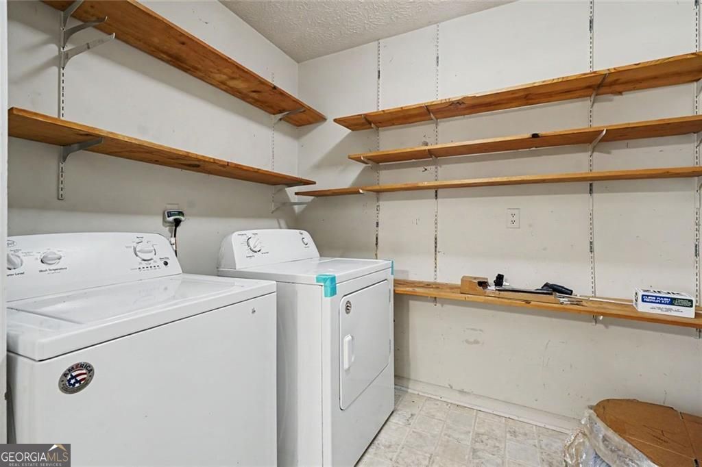 2826 Manor Court Property Photo 15