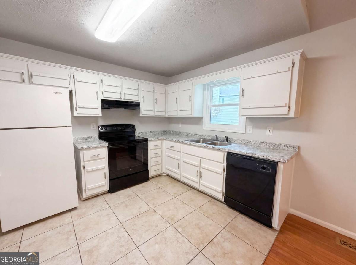 241 Daniel Road Property Photo 8