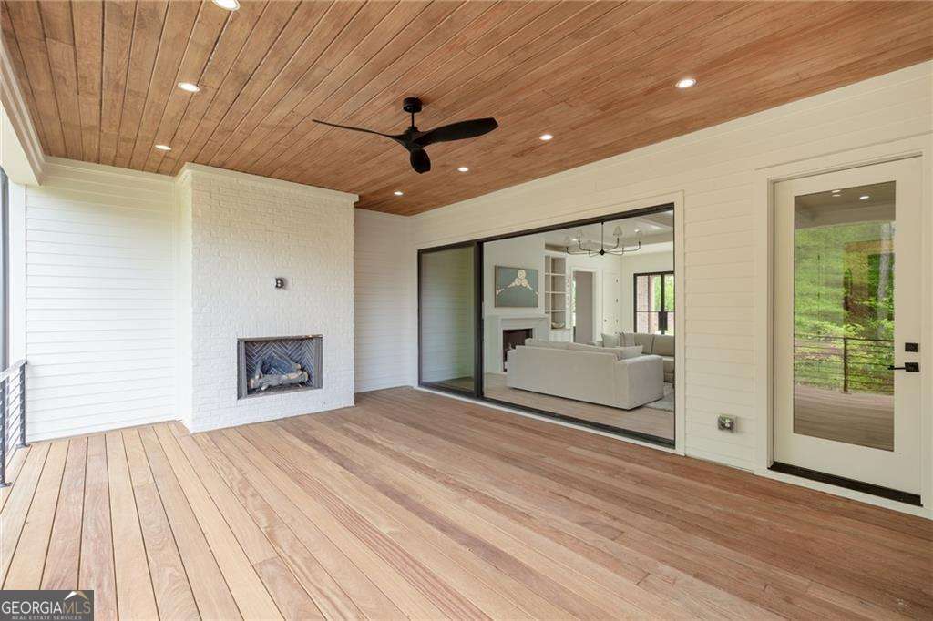 10908 Woodstock Road Property Photo 7