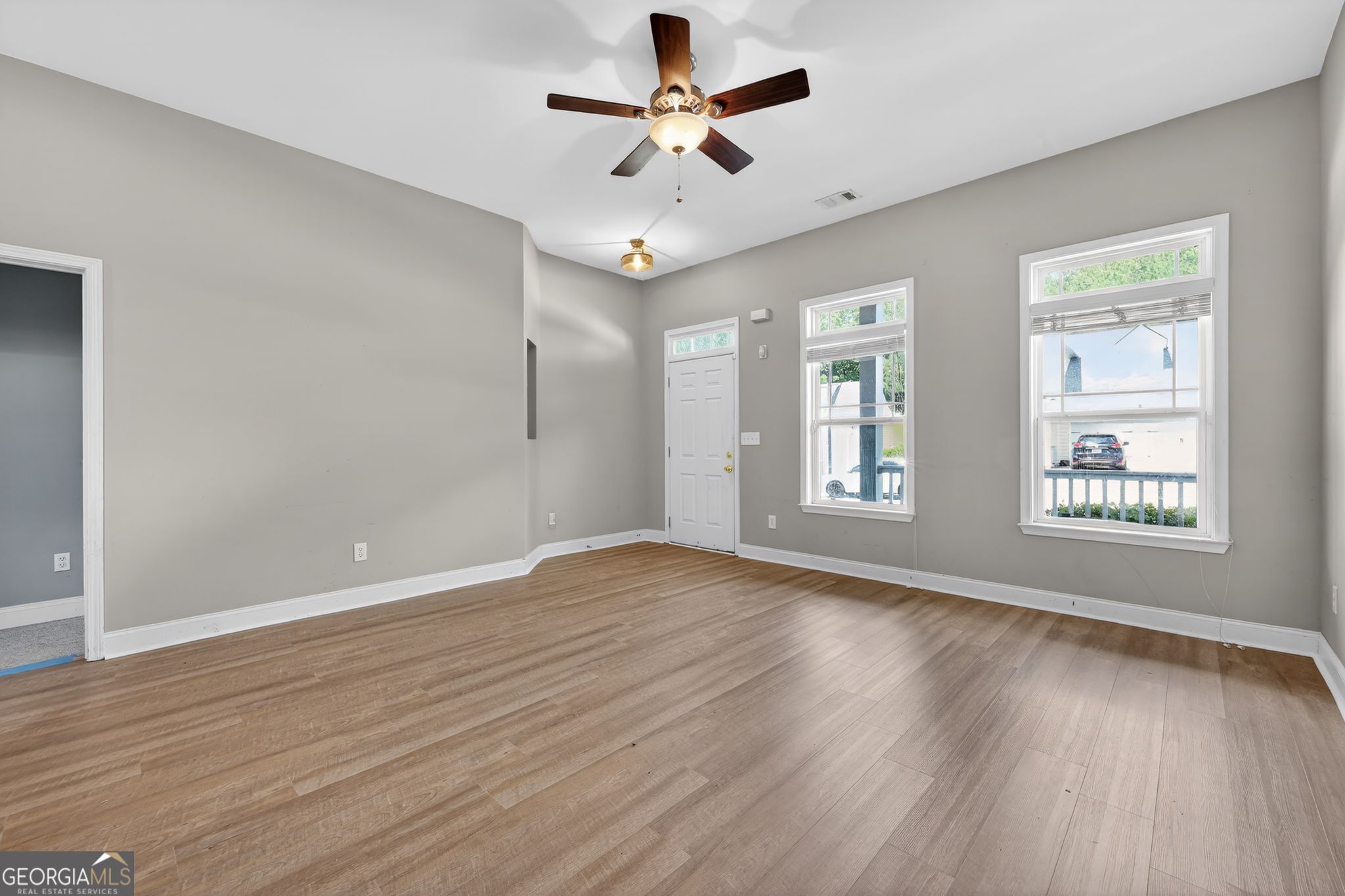 719 Ivy Brook Way Property Photo 3