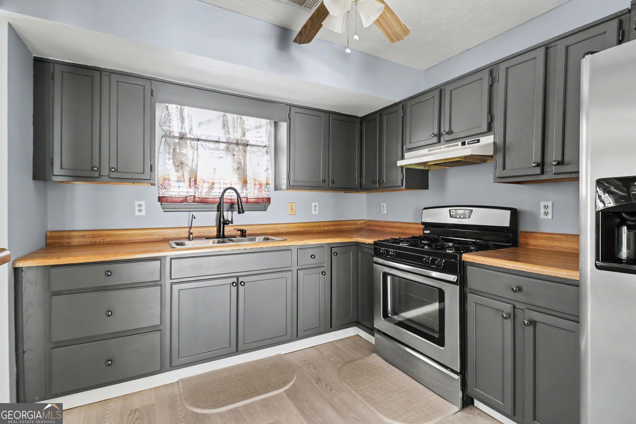 8577 Jamestown Way Property Photo 11