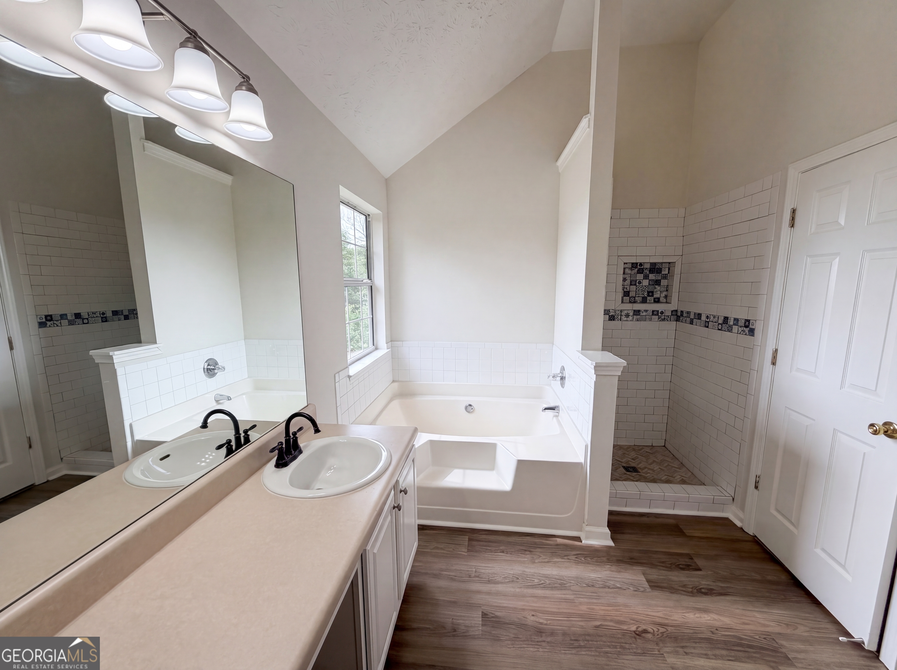 525 Michael Circle Property Photo 13
