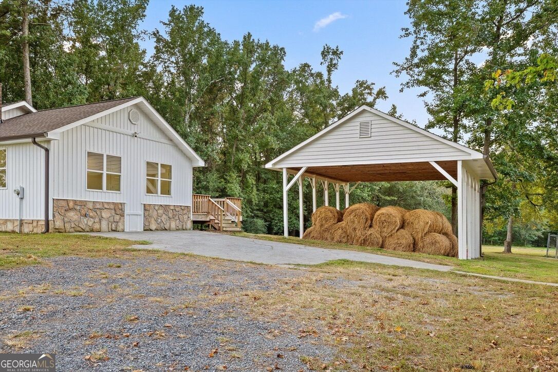 446 Brown Bridge Road Property Photo 25