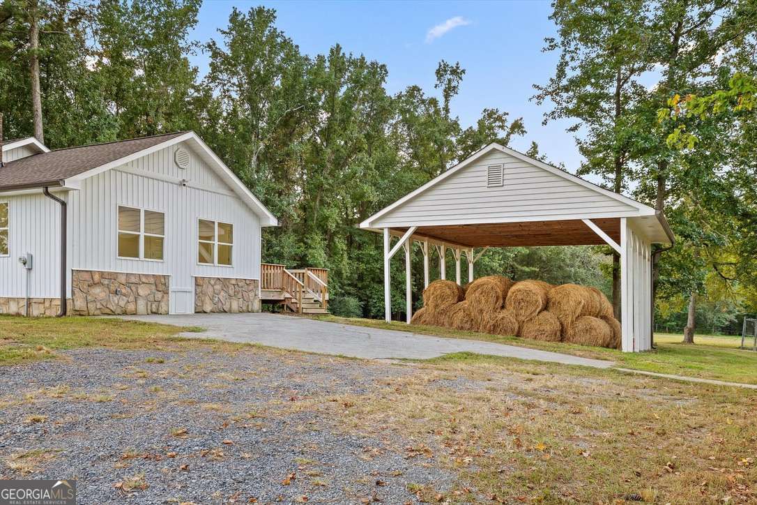 446 Brown Bridge Road Property Photo 27
