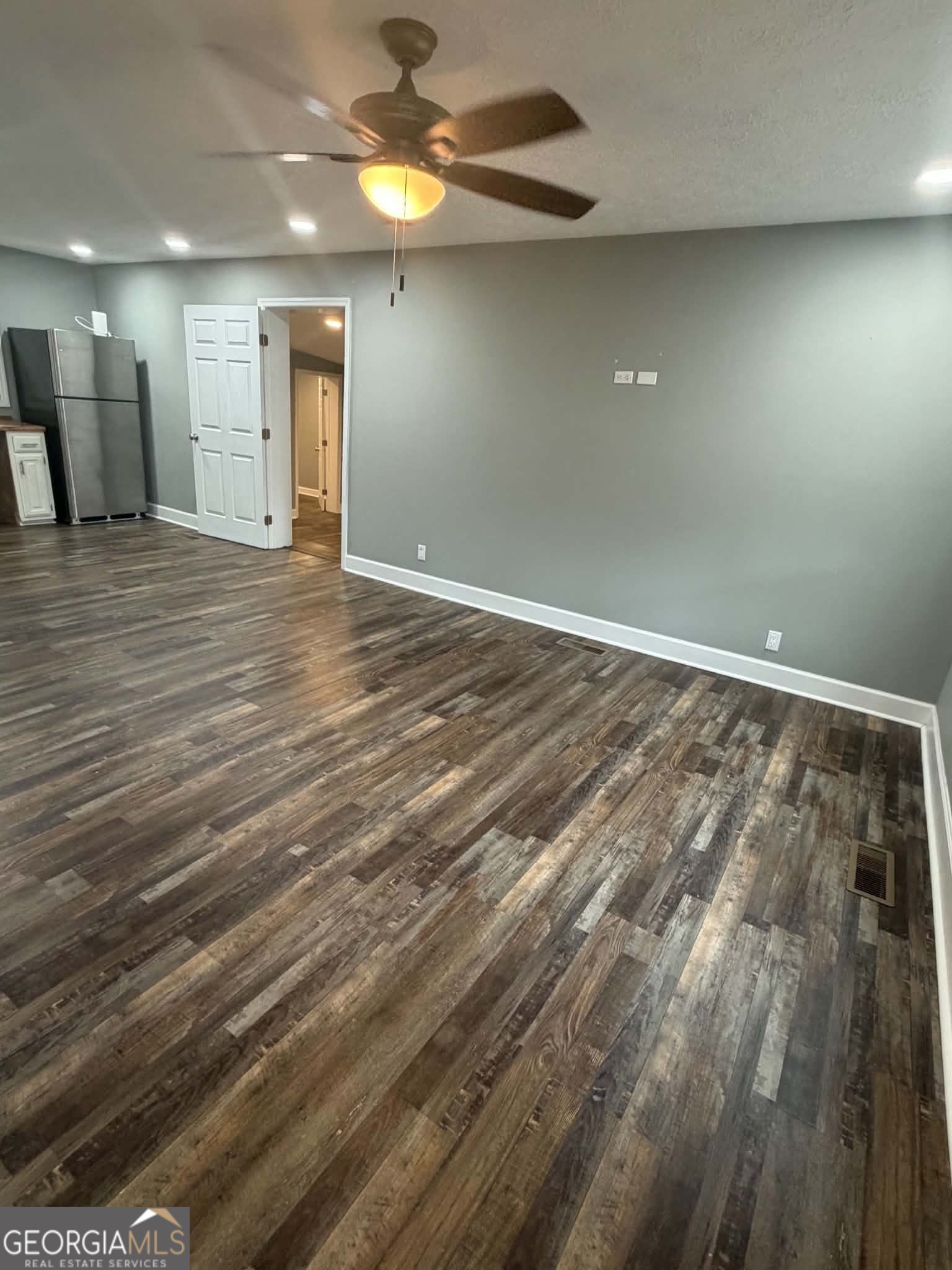 5545 Bacon Avenue Property Photo 3