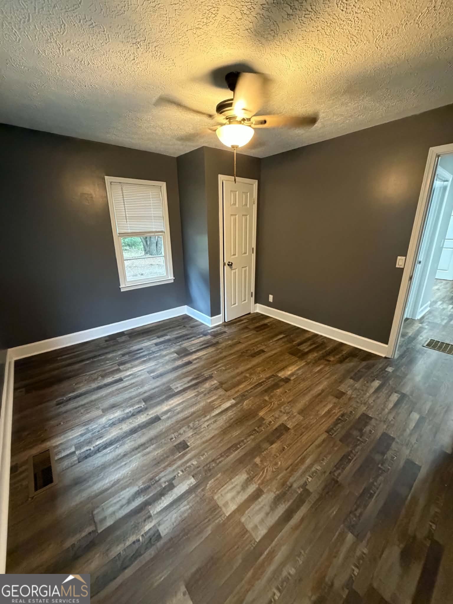 5545 Bacon Avenue Property Photo 8