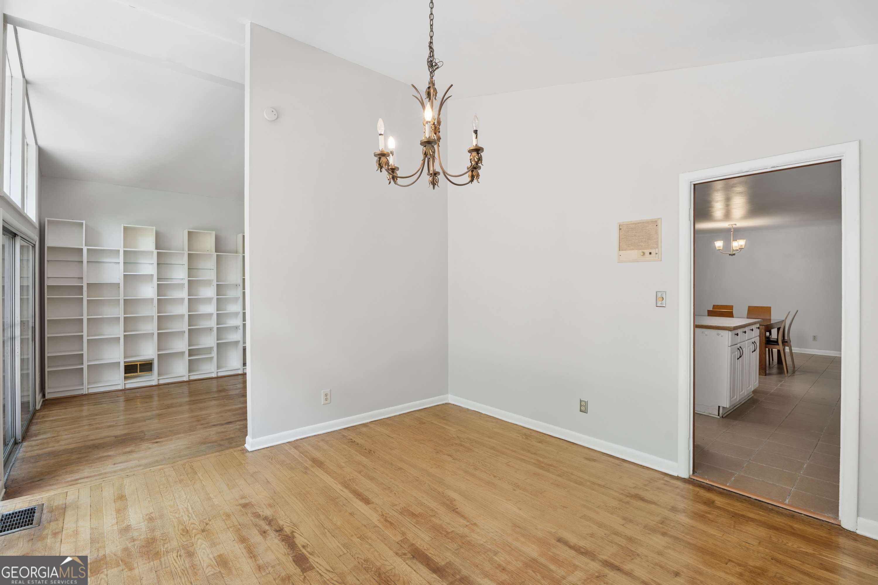 3543 Cloudland Drive Property Photo 5