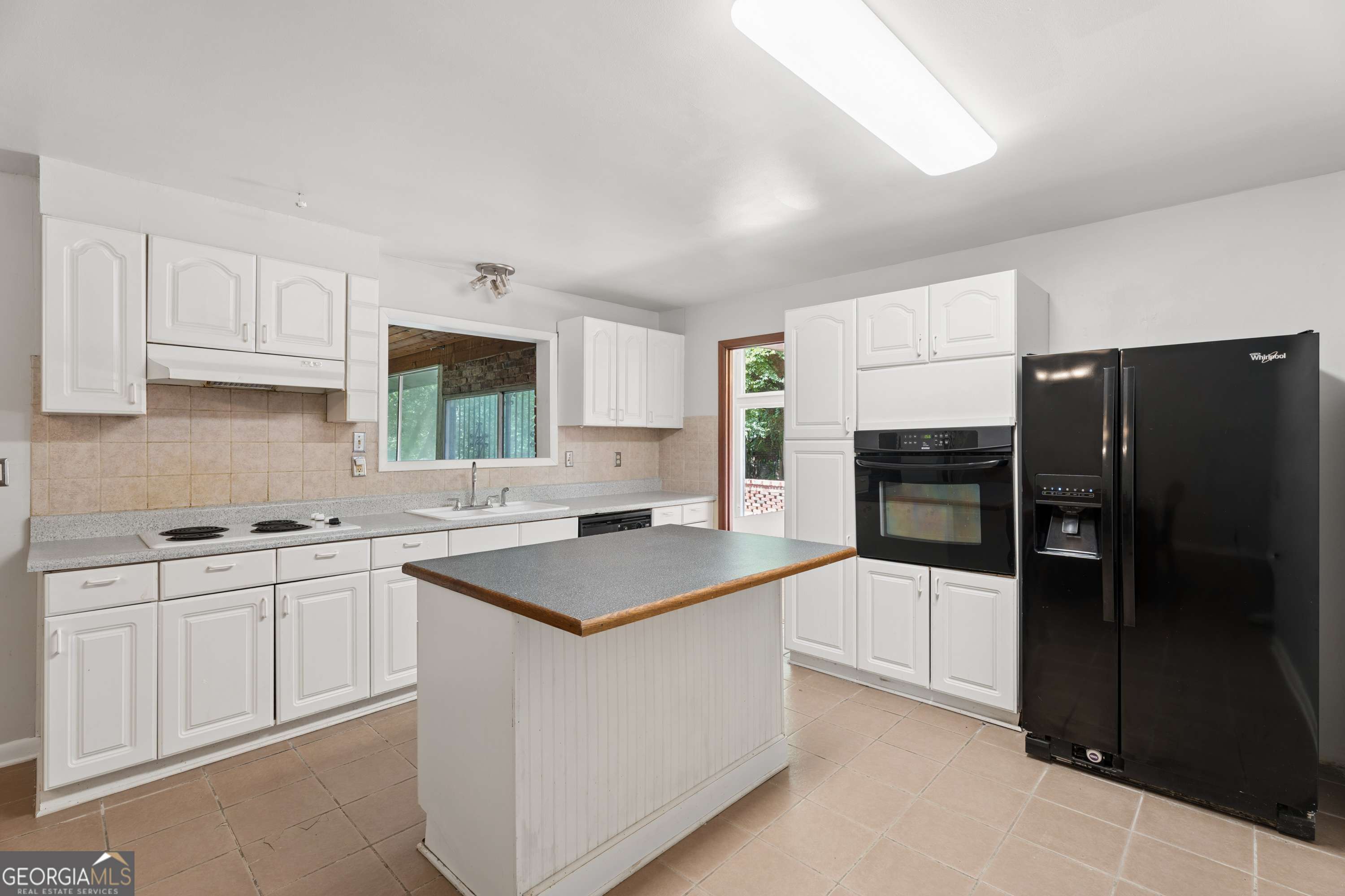 3543 Cloudland Drive Property Photo 7