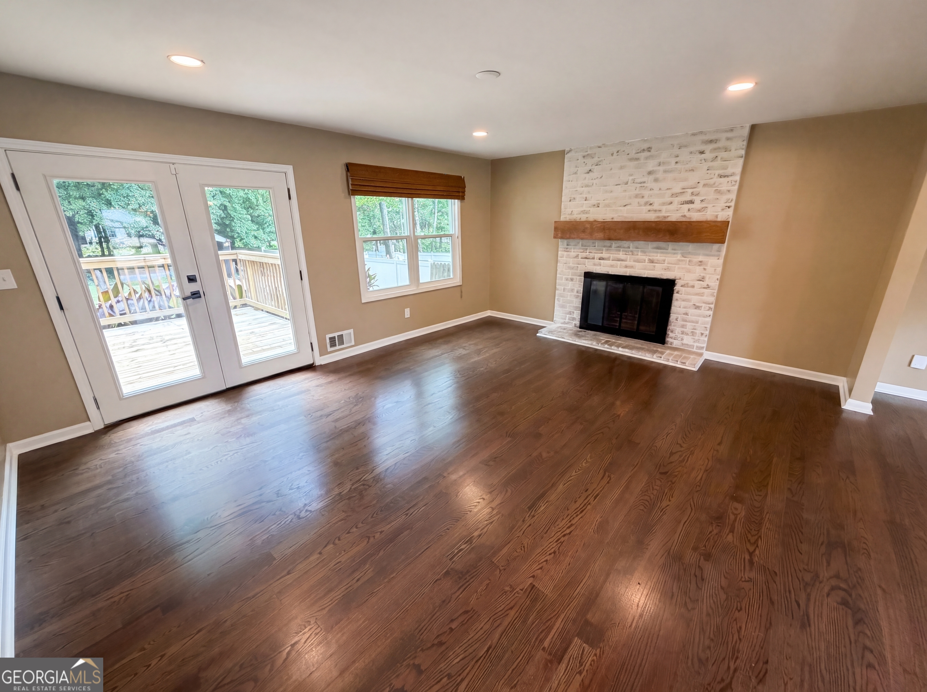 1772 Huntingford Drive Property Photo 3