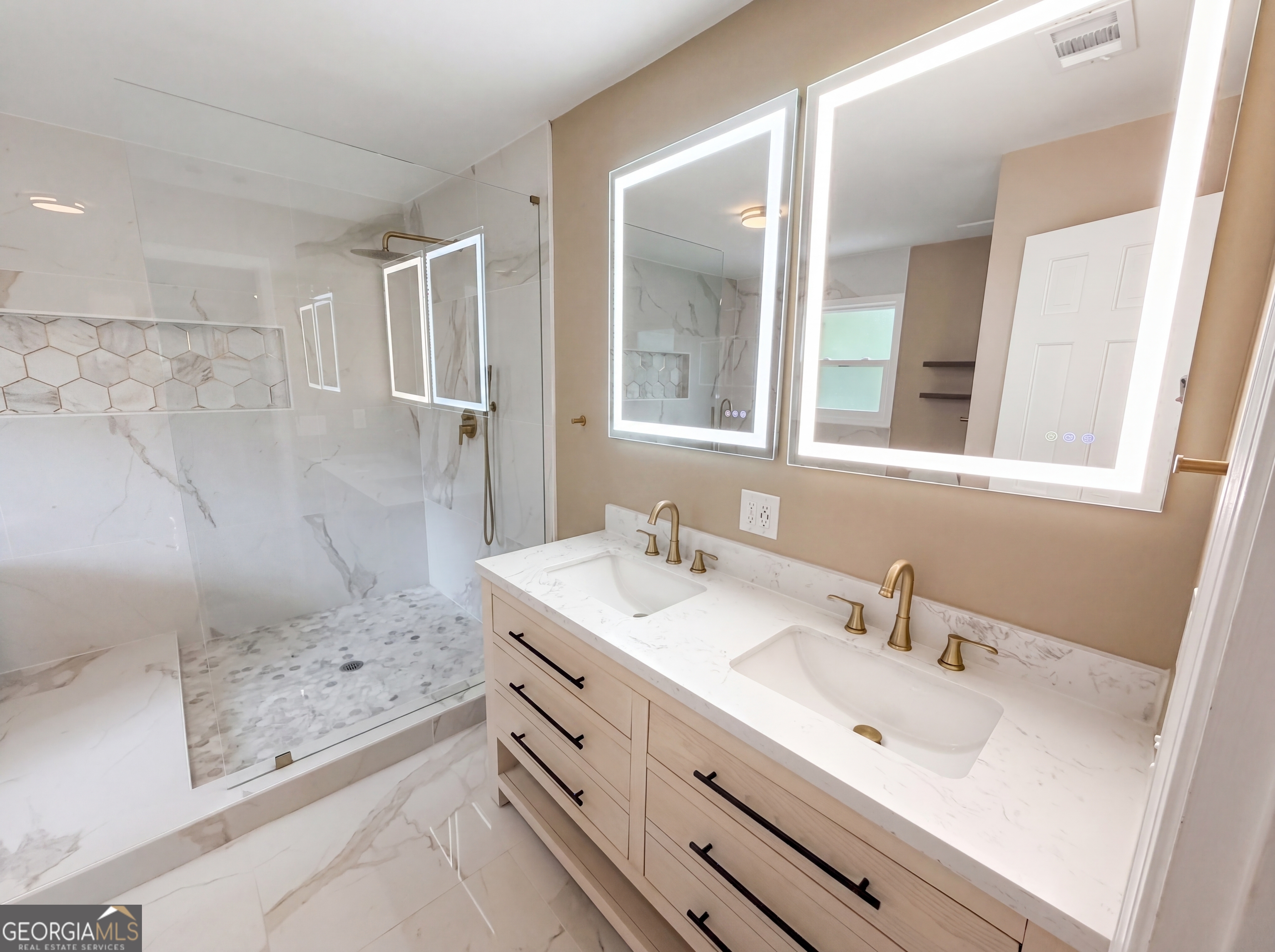 1772 Huntingford Drive Property Photo 6