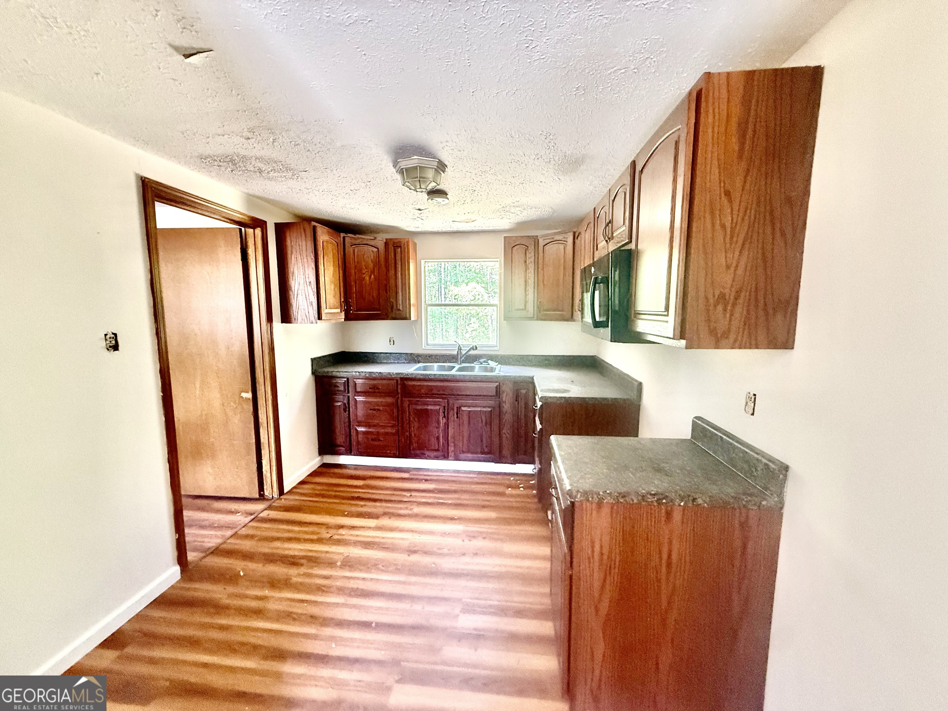 1983 Minton Chapel Road Property Photo 7