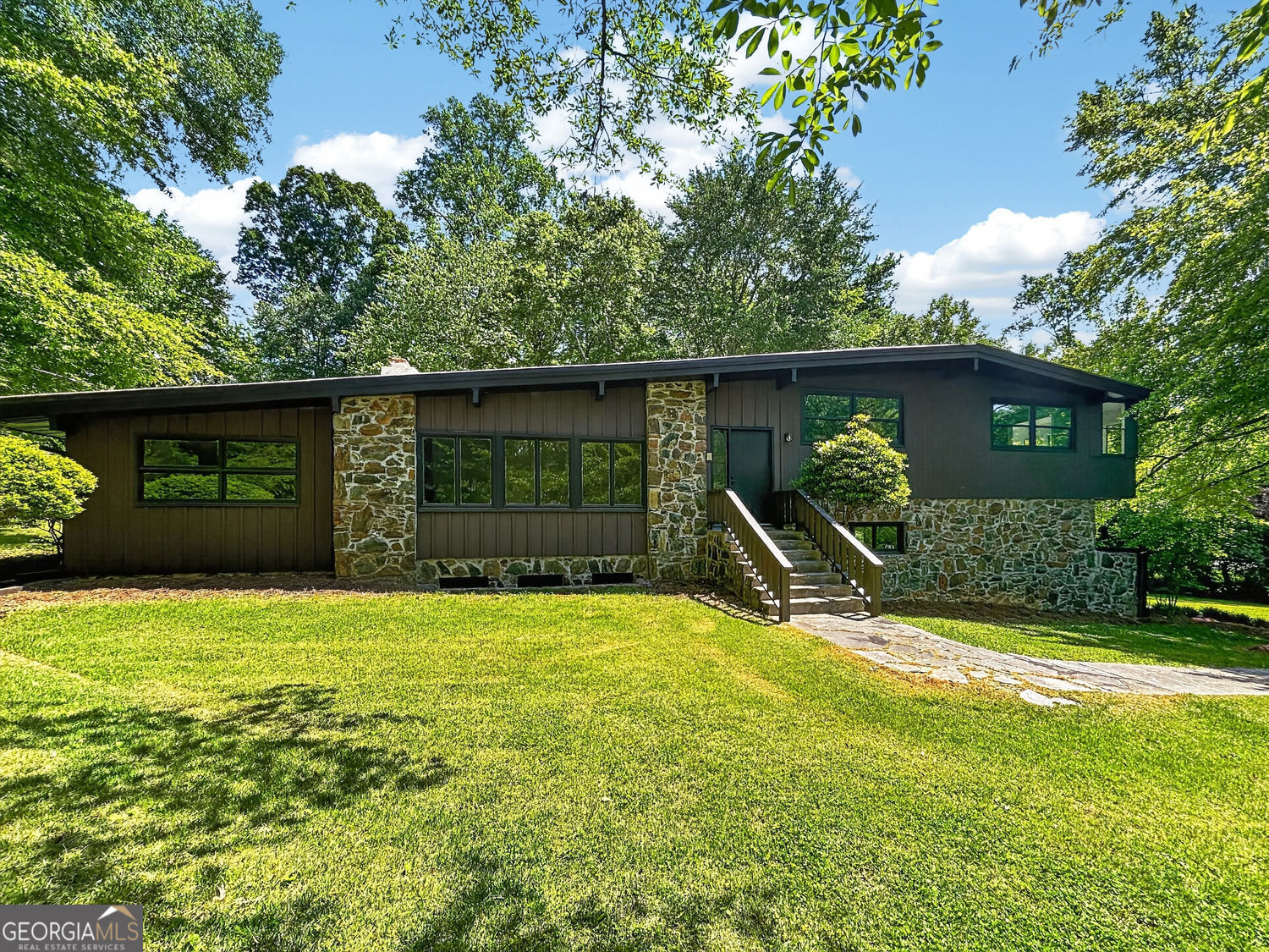 703 Laurel Street Property Photo 1