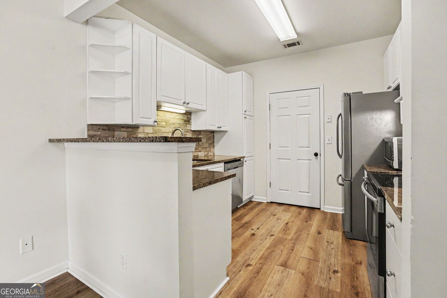 6115 Woodland Lane Property Photo 8