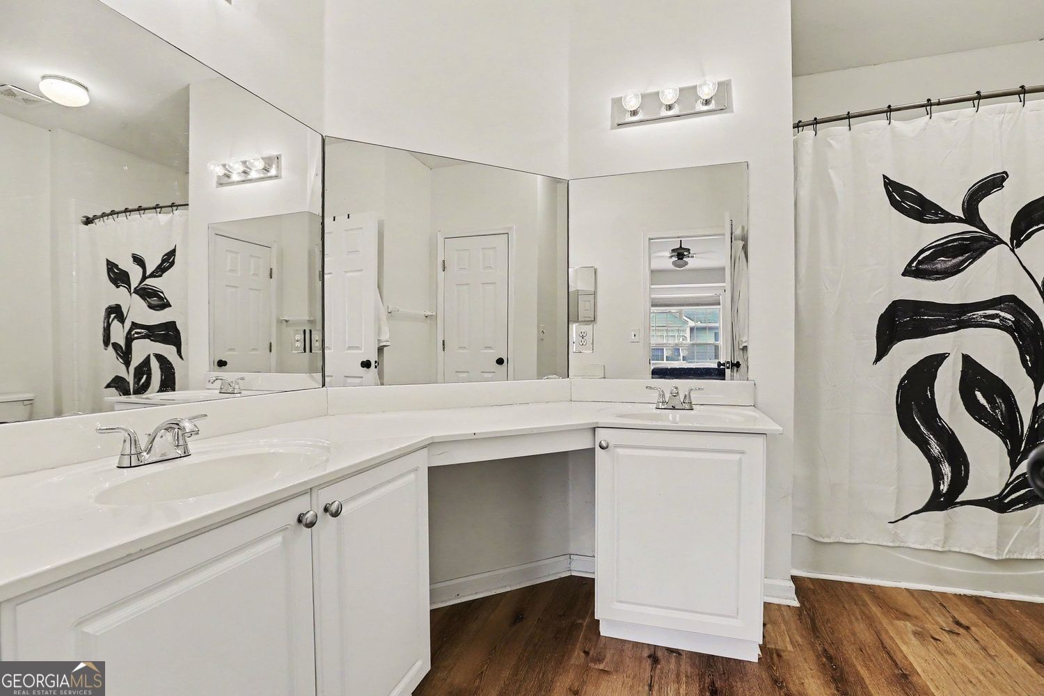 6115 Woodland Lane Property Photo 12