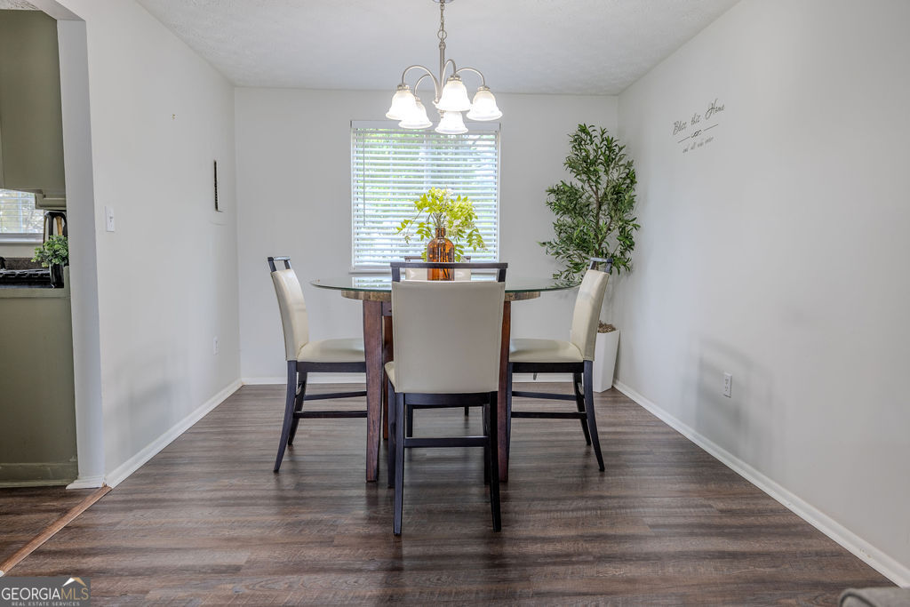 2073 Raintree Place Property Photo 8