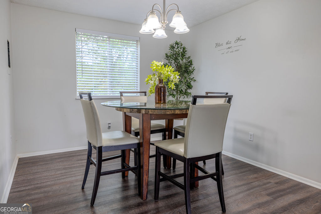 2073 Raintree Place Property Photo 9