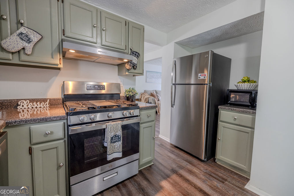 2073 Raintree Place Property Photo 11